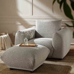 Gianni Armchair, Mist Grey Boucle -Daals Shop BOSF 9678 GREY BOU 1ST scene3