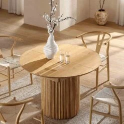 Maru Round 4-6 Seater Extending Oak Pedestal Dining Table, Oak -Daals Shop BSD 135 OAK scene4