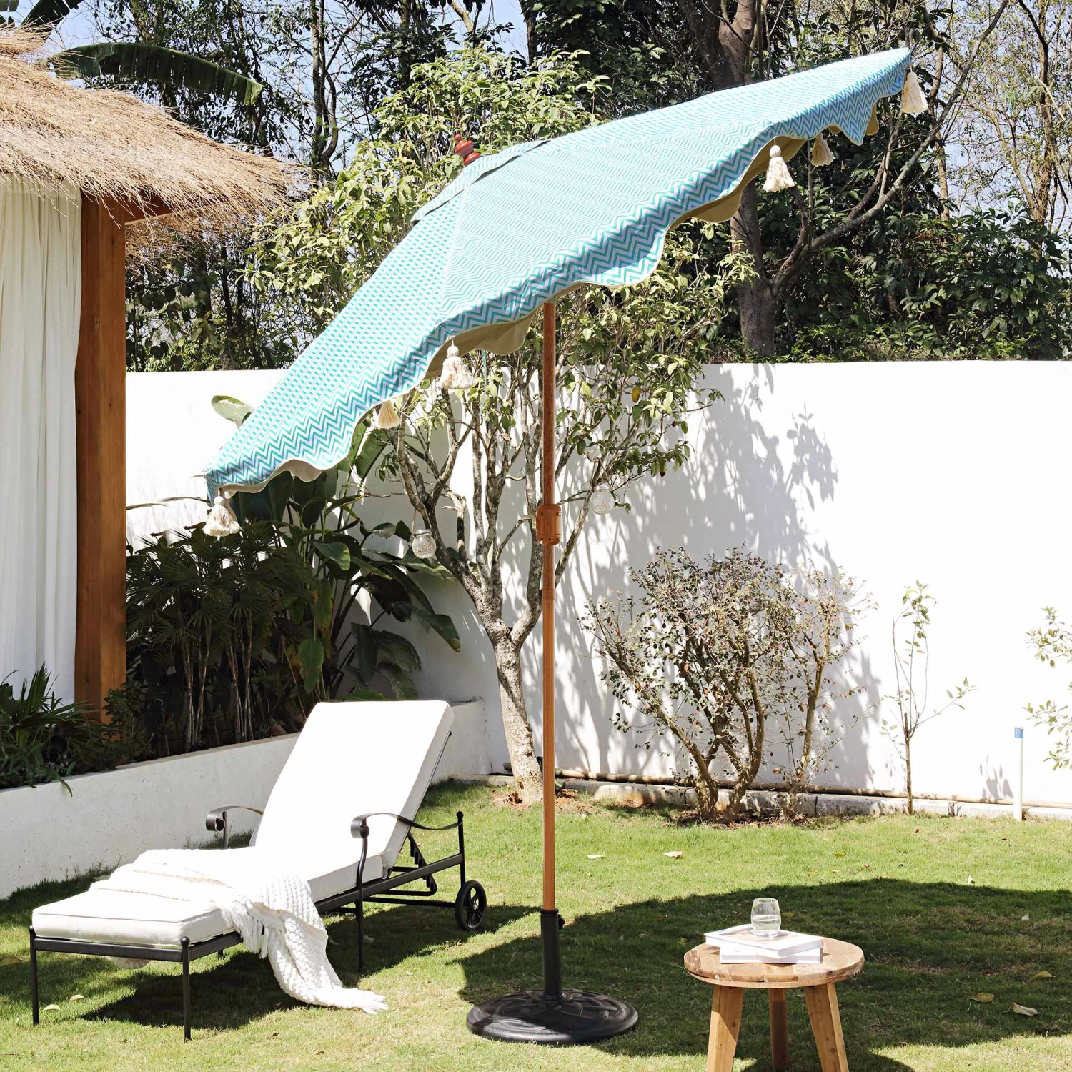 Green Chevron 2.6M Octagonal Tassel Parasol With Aluminium Tilt 5 Green Chevron 2.6M Octagonal Tassel Parasol With Aluminium Tilt - Image 3