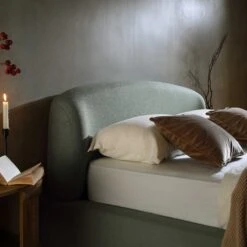 Constance Winged Headboard Ottoman Storage Bed, Olive Linen 21 Constance Winged Headboard Ottoman Storage Bed, Olive Linen -Daals Shop ZD 2182 OLIVE LIN scene3