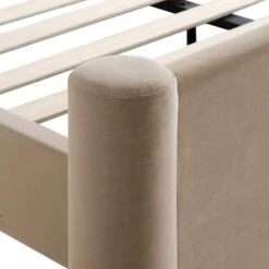 Galerie Taupe Velvet Pillar Upholstered Bed 28 Galerie Taupe Velvet Pillar Upholstered Bed -Daals Shop ZX 2180 TAUPE VEL detail4